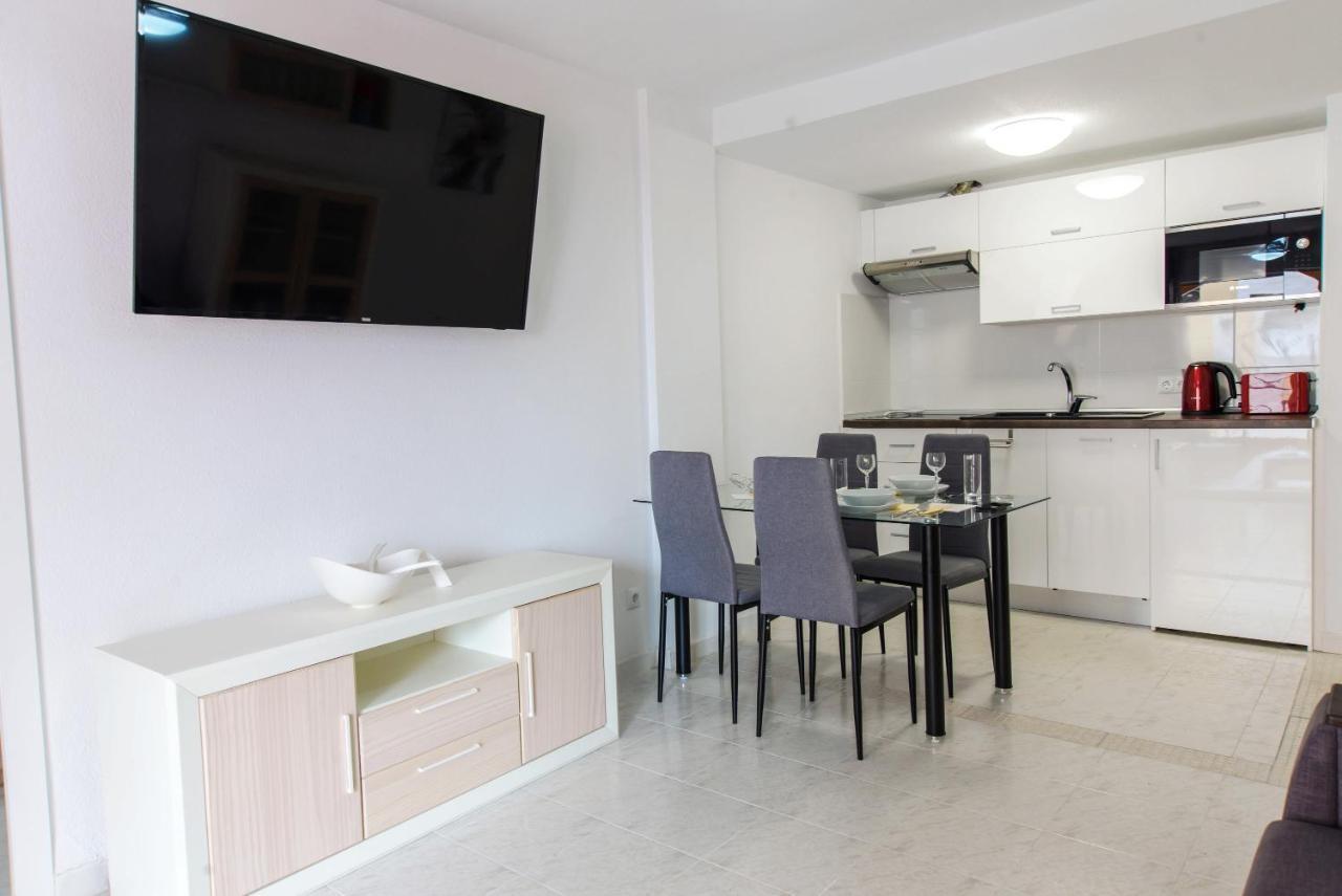 Holiday Suite Playa Del Cura تورّيفيِخا المظهر الخارجي الصورة