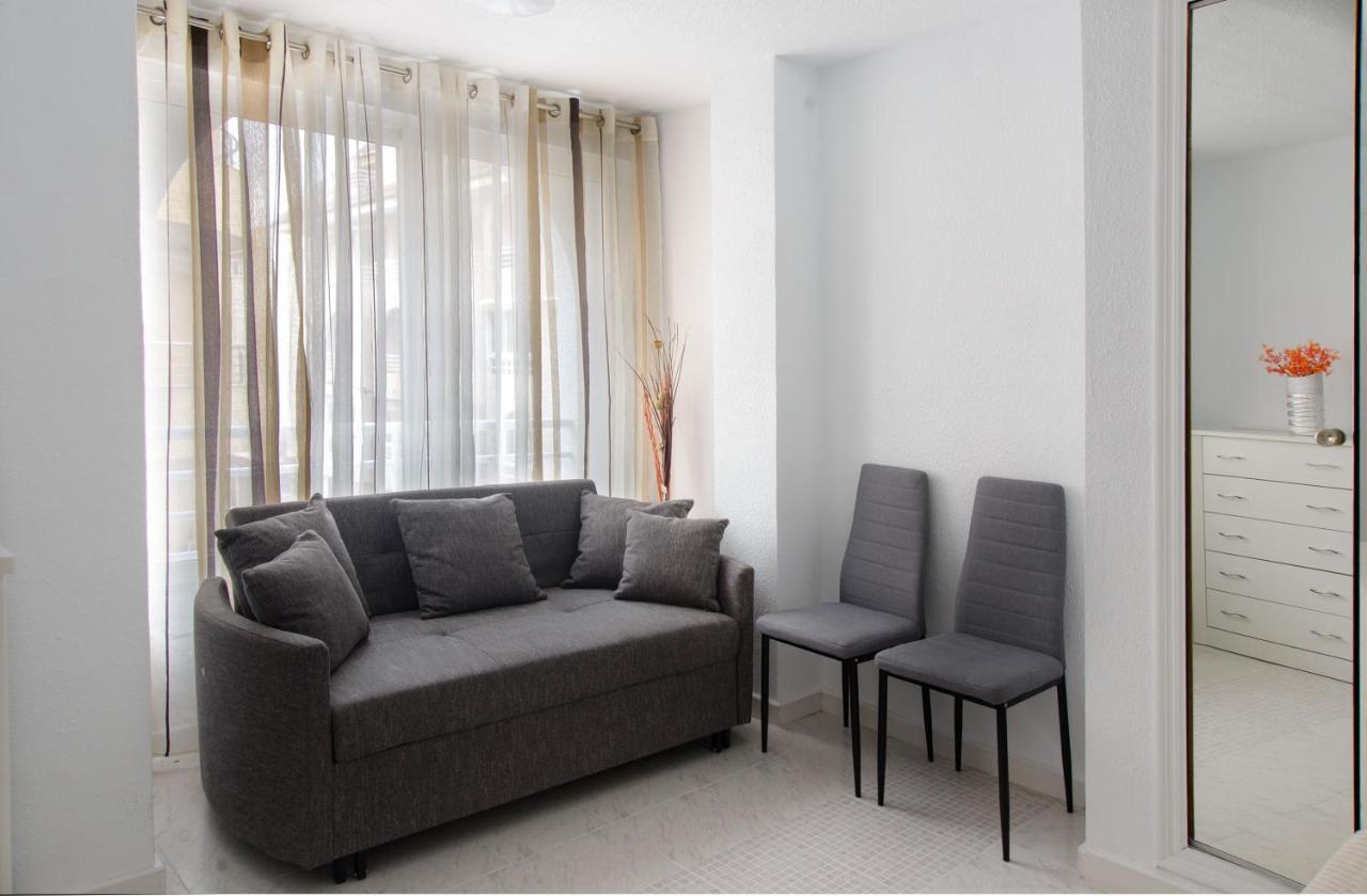 Holiday Suite Playa Del Cura تورّيفيِخا المظهر الخارجي الصورة