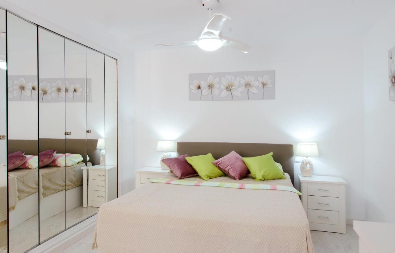 Holiday Suite Playa Del Cura تورّيفيِخا المظهر الخارجي الصورة