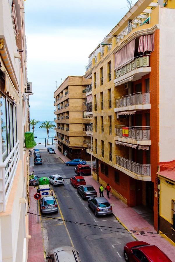 Holiday Suite Playa Del Cura تورّيفيِخا المظهر الخارجي الصورة