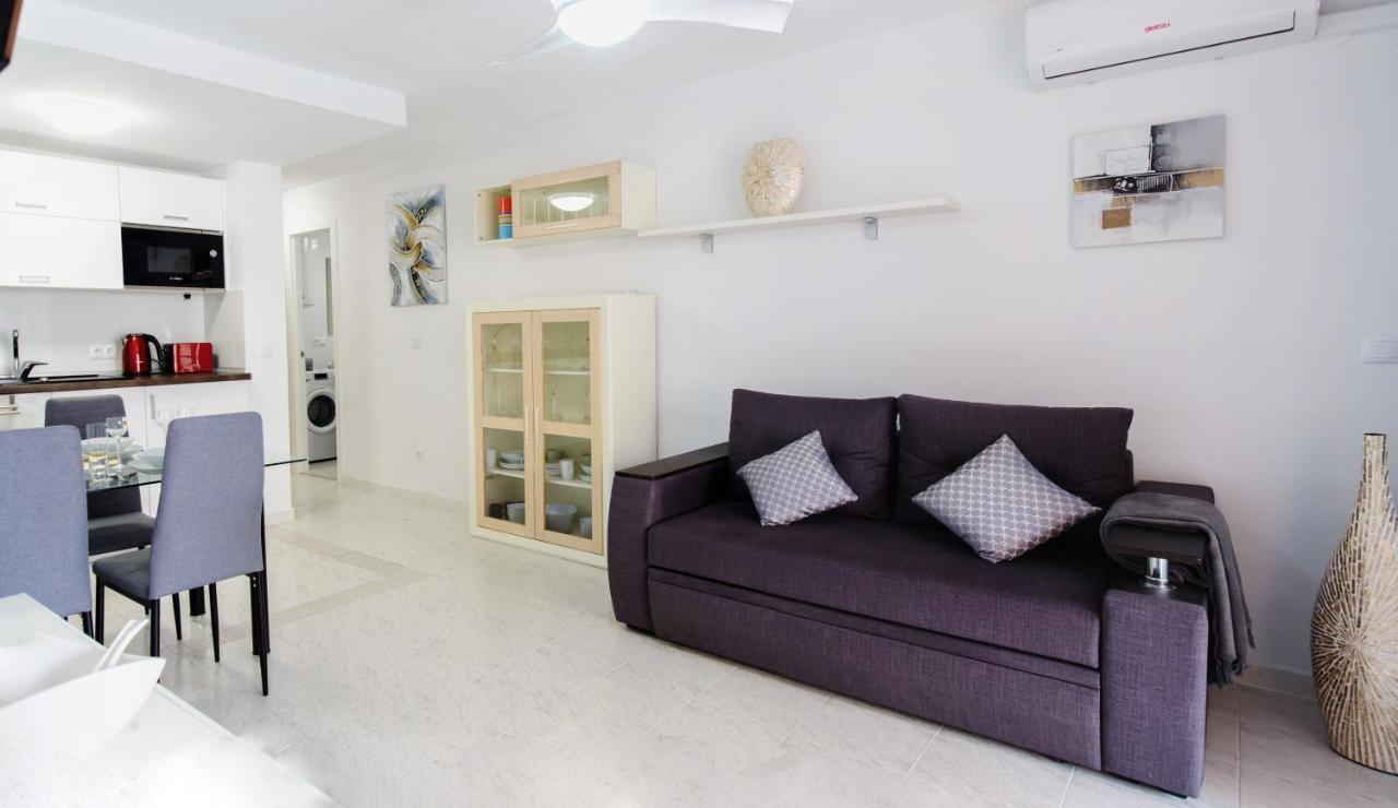 Holiday Suite Playa Del Cura تورّيفيِخا المظهر الخارجي الصورة